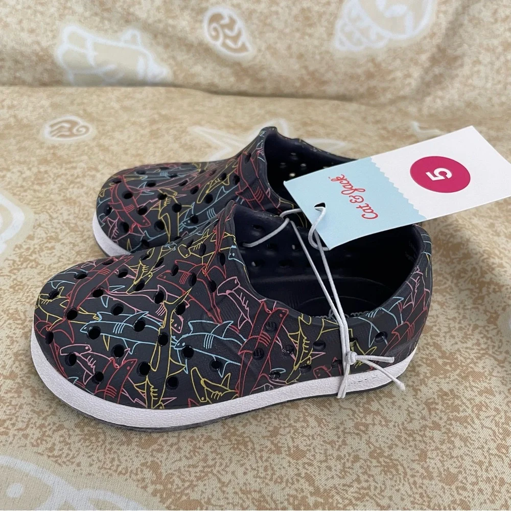 Cat & Jack Toddler Boys’ Jese Sharks Slip On Water / Summer Shoes Sandals Size 5